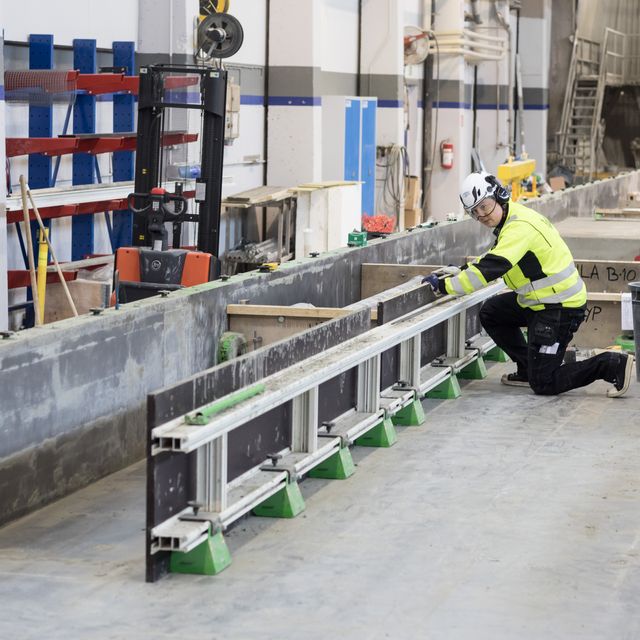 Des spécialistes à votre écoute , préfabrication , béton préfabriqué , ligne de production , table de coffrage , ELEMATIC , table basculante , table de coffrage basculante